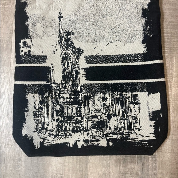 Christian Dior NYC to Paris Tote Bag - Picture 4 of 6